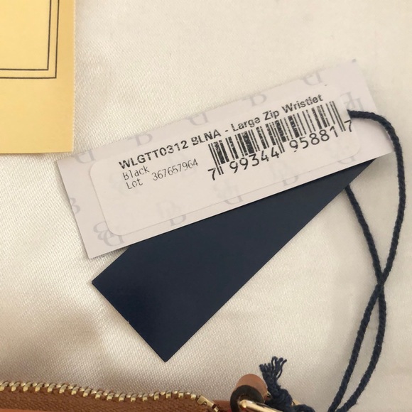 Dooney & Bourke Black Tartan & Brown Leather Trim ZA Wristlet NWT - Picture 4 of 16